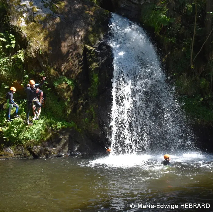 Activité Canyoning sur la Burande - photo © Marie-Edwige HEBRARD